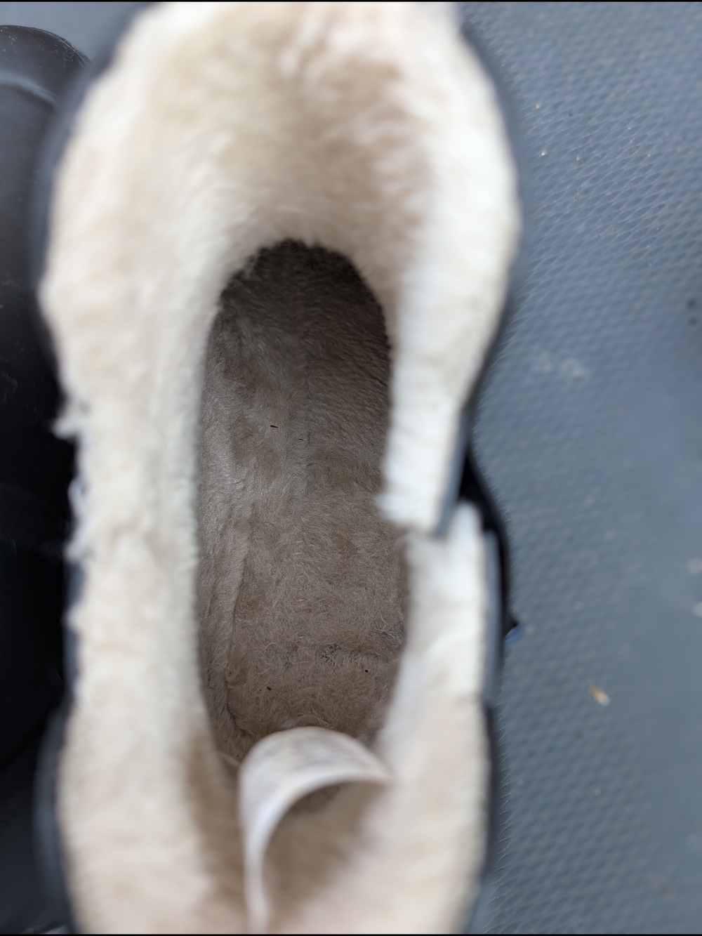 Tretorn Black Short Fleece-Lined Rain Boots (Open To Offers) - Picture 6 of 7